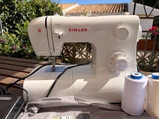 Máquina de coser SINGER Tradition