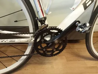 Bicicleta de carretera BTWIN CF700