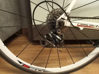 Bicicleta de carretera BTWIN CF700