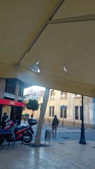Bar restaurante con terraza