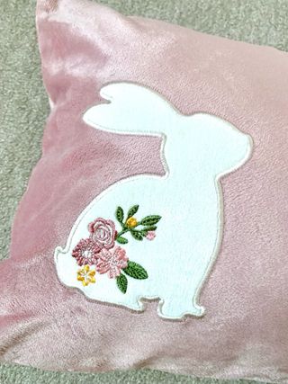 Funda Cojín 50x30cm Conejos Bordados Rosa