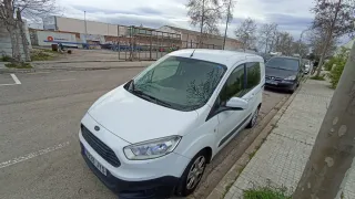 Ford Transit Courier 2017