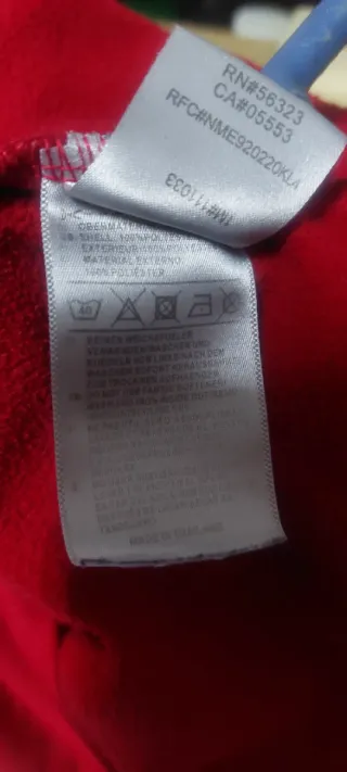 Sudadera con capucha roja París