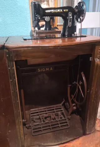 Máquina de coser Sigma antigua