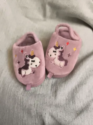 Zapatillas unicornio niña talla 25