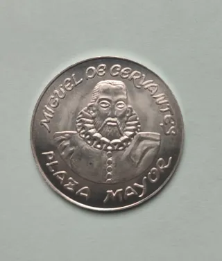 Medallón plata Plaza Mayor Miguel de Cervantes