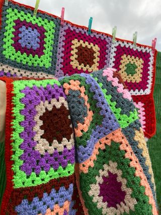 Colcha ganchillo patchwork manta mantita a mano