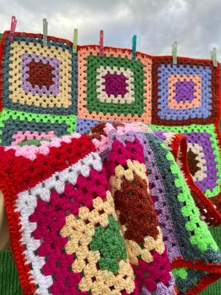 Colcha ganchillo patchwork manta mantita a mano