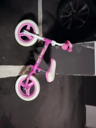 Moto correpasillos niña