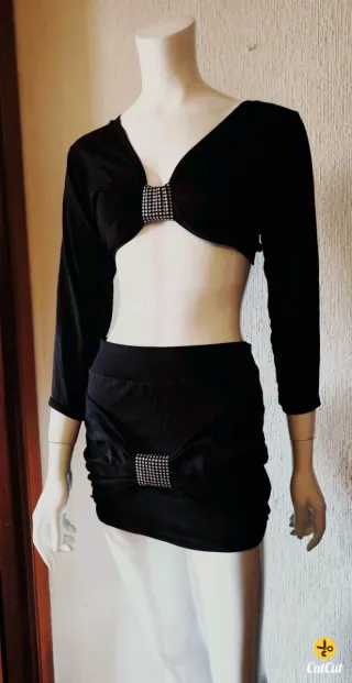 Conjunto Top y Falda Negro brillantes