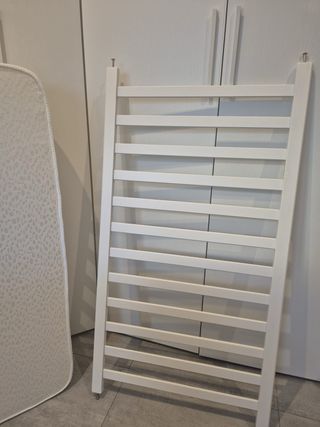 Cuna de bebé blanca