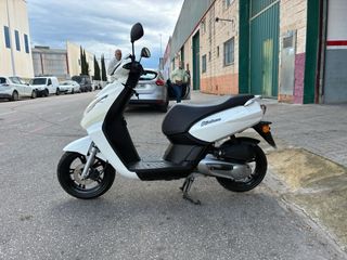 Peugeot Kisbee Scooter Automática