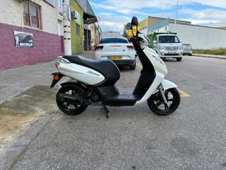 Peugeot Kisbee Scooter Automática