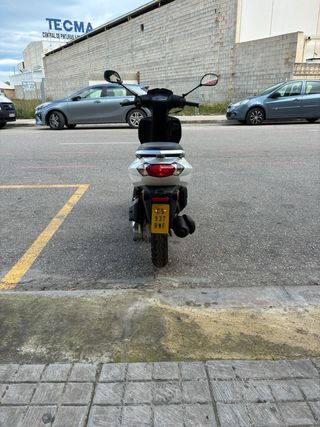 Peugeot Kisbee Scooter Automática