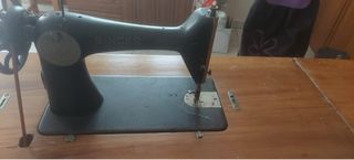 Máquina de coser Singer antigua