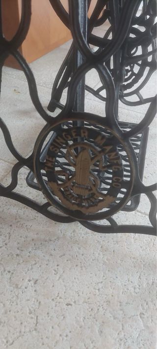 Máquina de coser Singer antigua
