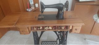 Máquina de coser Singer antigua