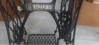 Máquina de coser Singer antigua
