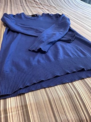 Jersey azul cuello pico Clockhouse