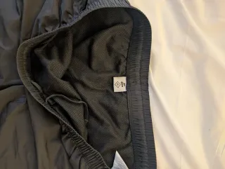 Pantalón corto deportivo Ipso negro