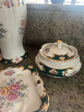 Juego Porcelana Decorativa Oro y Verde