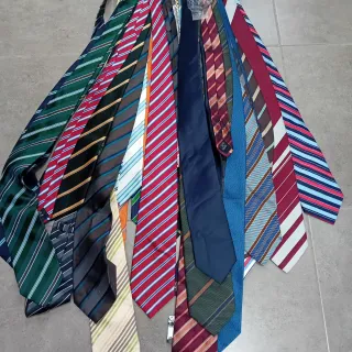 Corbatas de vestir con percha