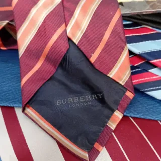 Corbatas de vestir con percha