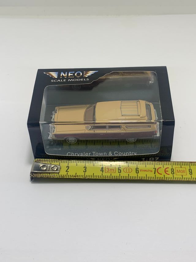 Chrysler town & country NEO escala 1/87
