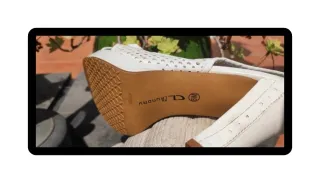 Sandalias CL by Laundry blancas caladas