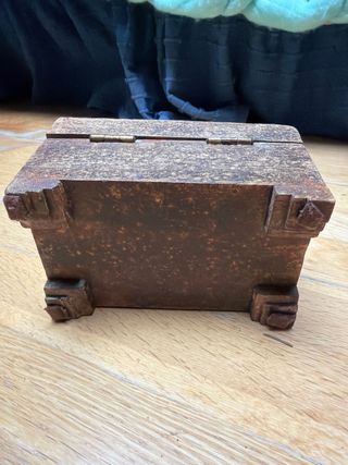 Cofre de madera decorado