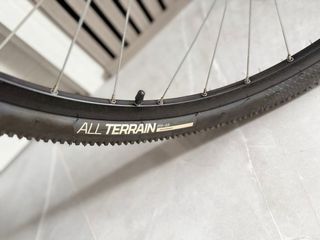 Bicicleta de montaña negra