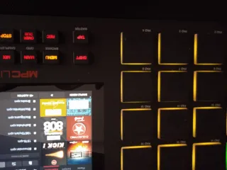 Akai MPC Live II ( todos los extras)