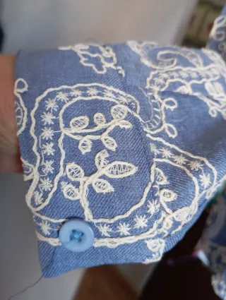 Blusa azul bordada XL