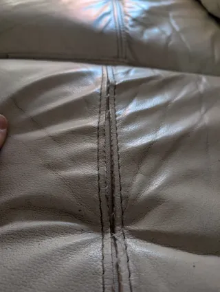 Sofá de 3 plazas de cuero blanco