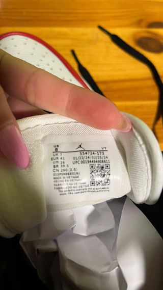 Zapatilla deportiva sin caja