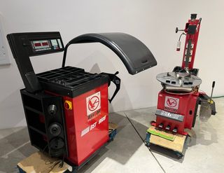 Equilibradora y Desmontadora de Neumáticos