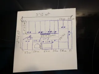 Mueble de cocina gris y blanco