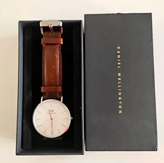 Reloj Daniel Wellington + PACK 4 Correas GRATIS!