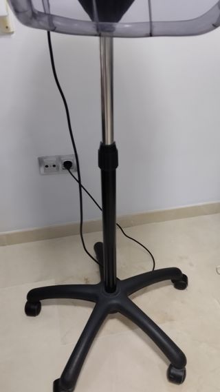 Secador de casco negro profesional peluquería