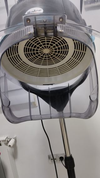 Secador de casco negro profesional peluquería