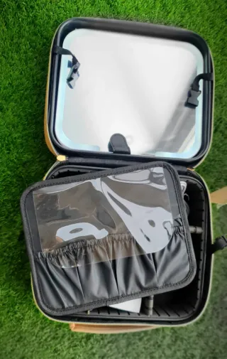 NECESER ESTUCHE MAQUILLAJE CON ESPEJO LED Natura