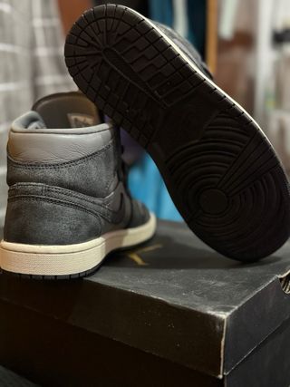 Nike Air Jordan 1 Mid Suede Gris