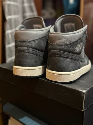 Nike Air Jordan 1 Mid Suede Gris