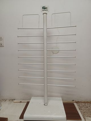 Expositor Lacoste