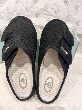 Zapatillas Celia Ruiz T42 Negras Destalonadas