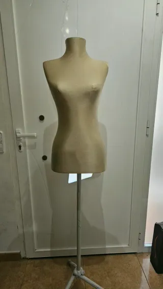 Alquiler maniqui de mujer