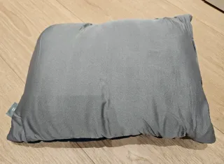 Almohada Quechua Decathlon Compacta