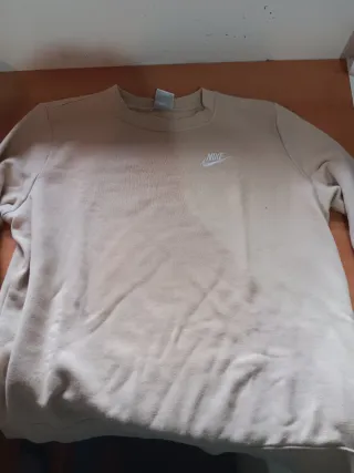 Sudadera Nike sin gorro beige