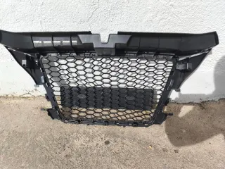 Parrilla RS3 Negra Brillante A3 8p