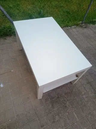 Mesa de centro blanca de madera